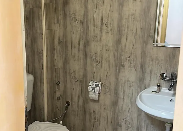 Hayat Ltd מלון *